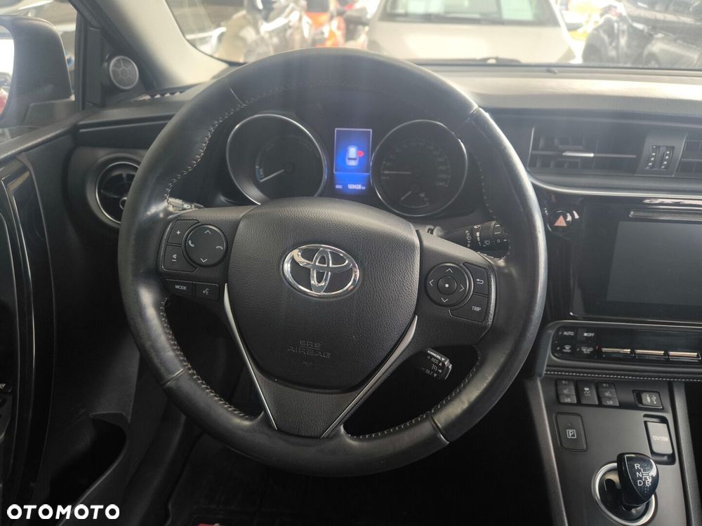 Toyota Auris - 15