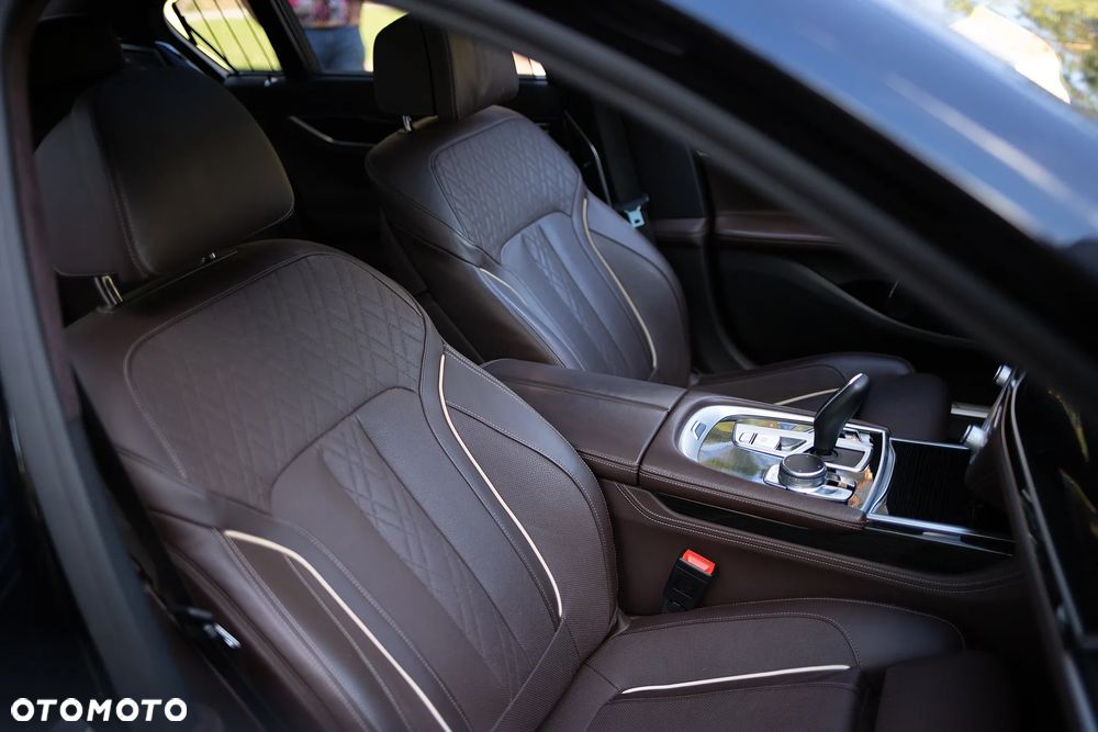 BMW Seria 7 - 25