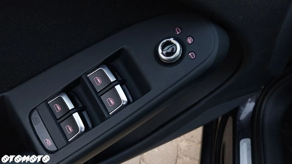 Audi A4 Avant 2.0 TDI DPF S line Sportpaket - 8