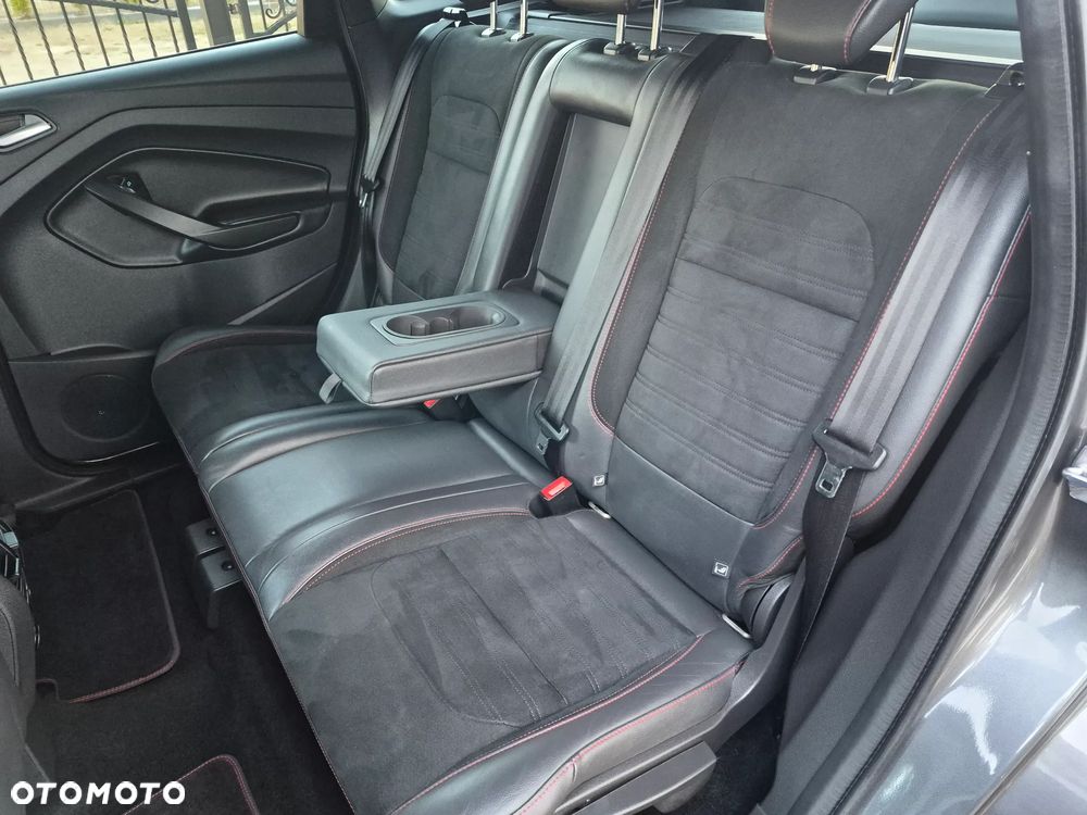 Ford Kuga 1.5 EcoBoost 2x4 ST-Line - 19