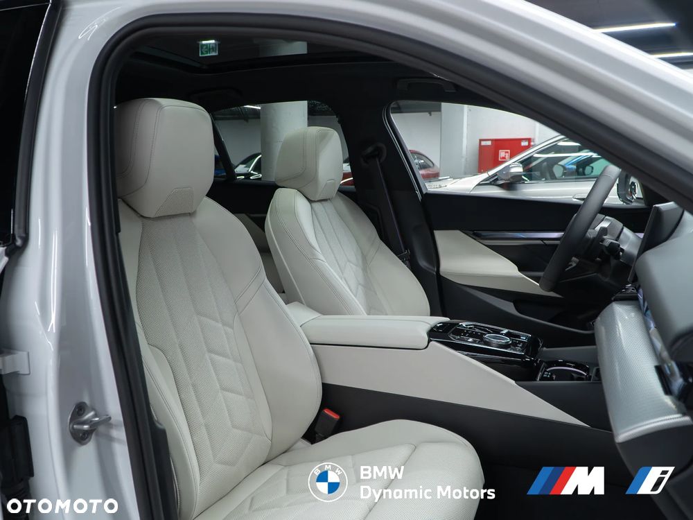 BMW Seria 5 530e xDrive PHEV M Sport - 22