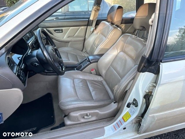 Subaru Outback 3.0 H6 - 8