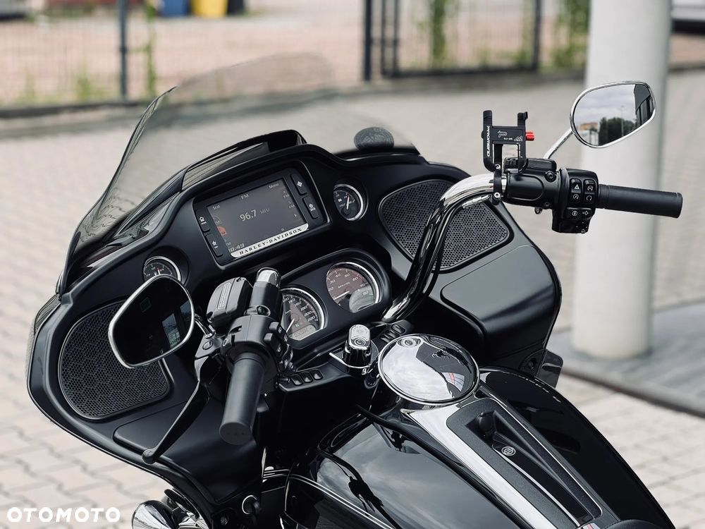 Harley-Davidson Touring Road Glide - 21