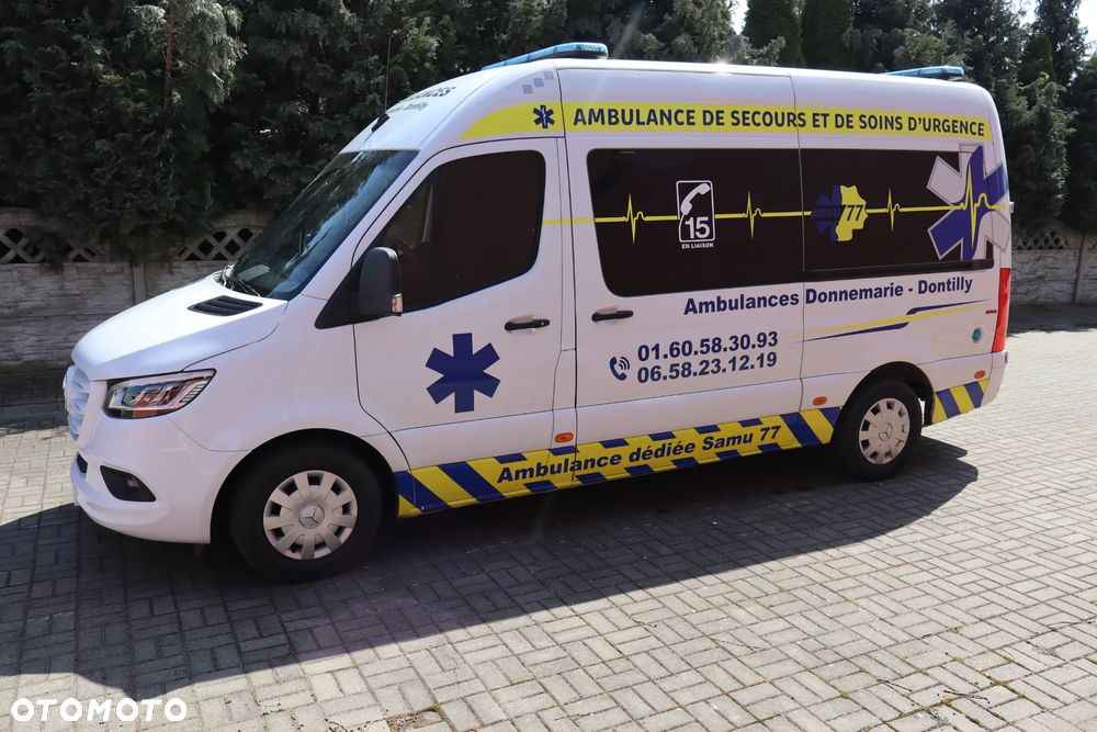 Mercedes-Benz Sprinter 319 - 17