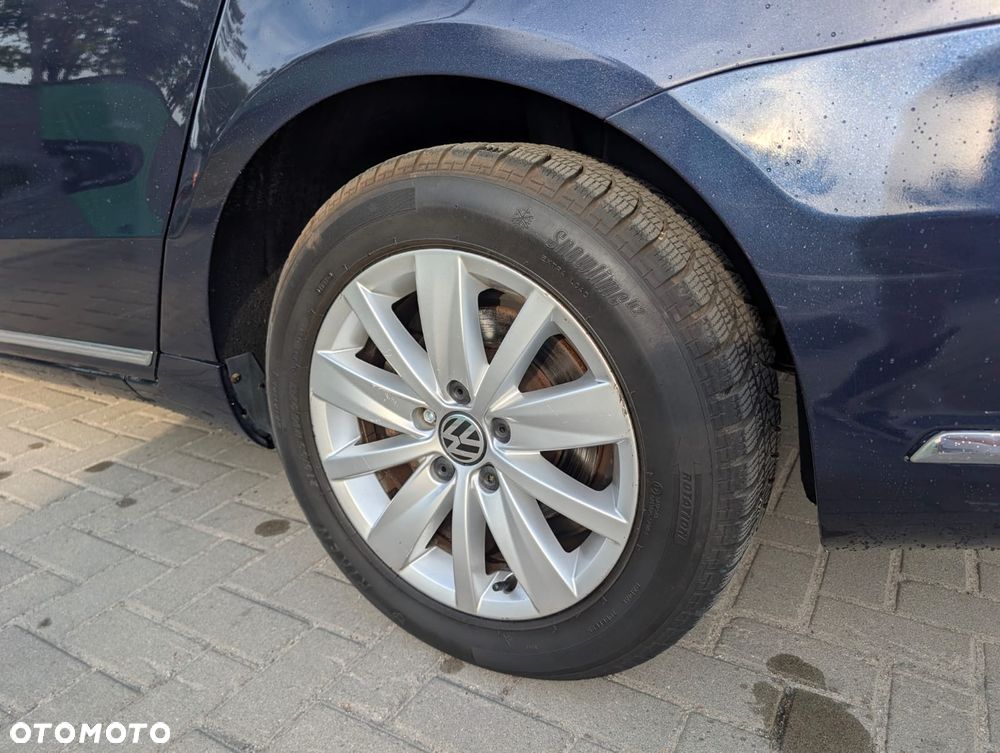 Volkswagen Passat 2.0 TDI Trendline - 16