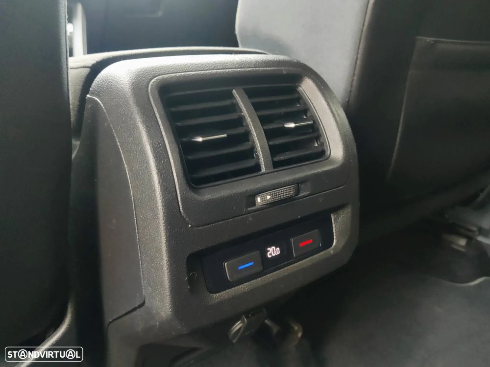 VW Touran 1.6 TDI Confortline DSG - 14