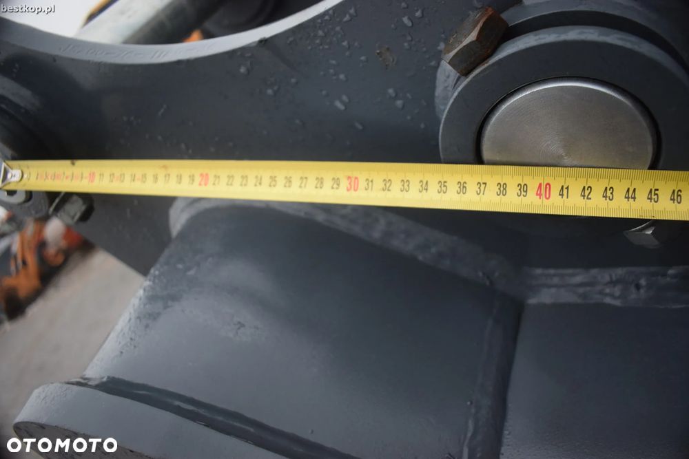 Wąska łyżka kopiąca z zębami 90 cm Strickland złącze typu Miller Ø80 - 14