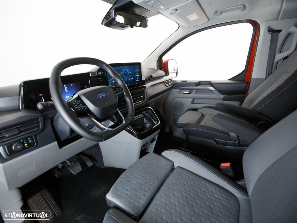 Ford Tourneo Custom L1H1 VA Auto Titanium — fotografia 6