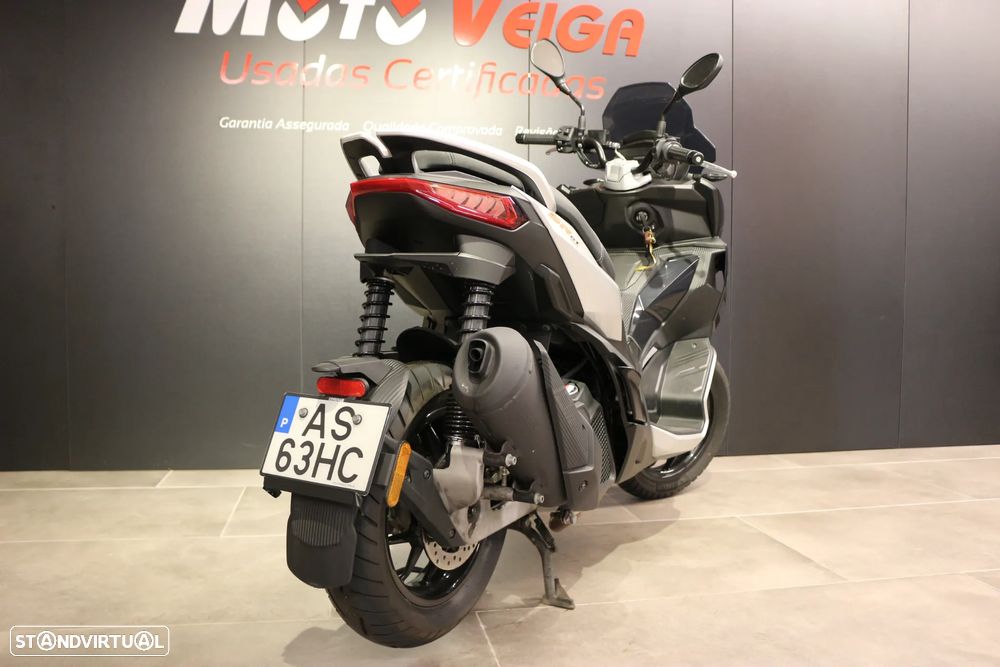 Aprilia SR GT 125 - 5