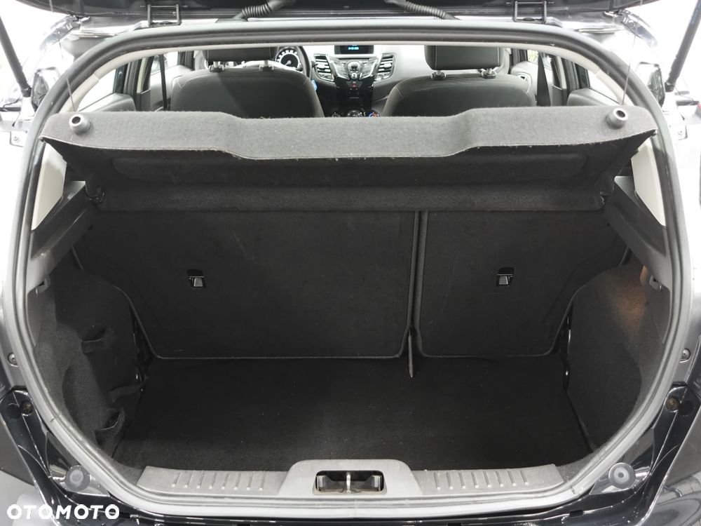Ford Fiesta - 22