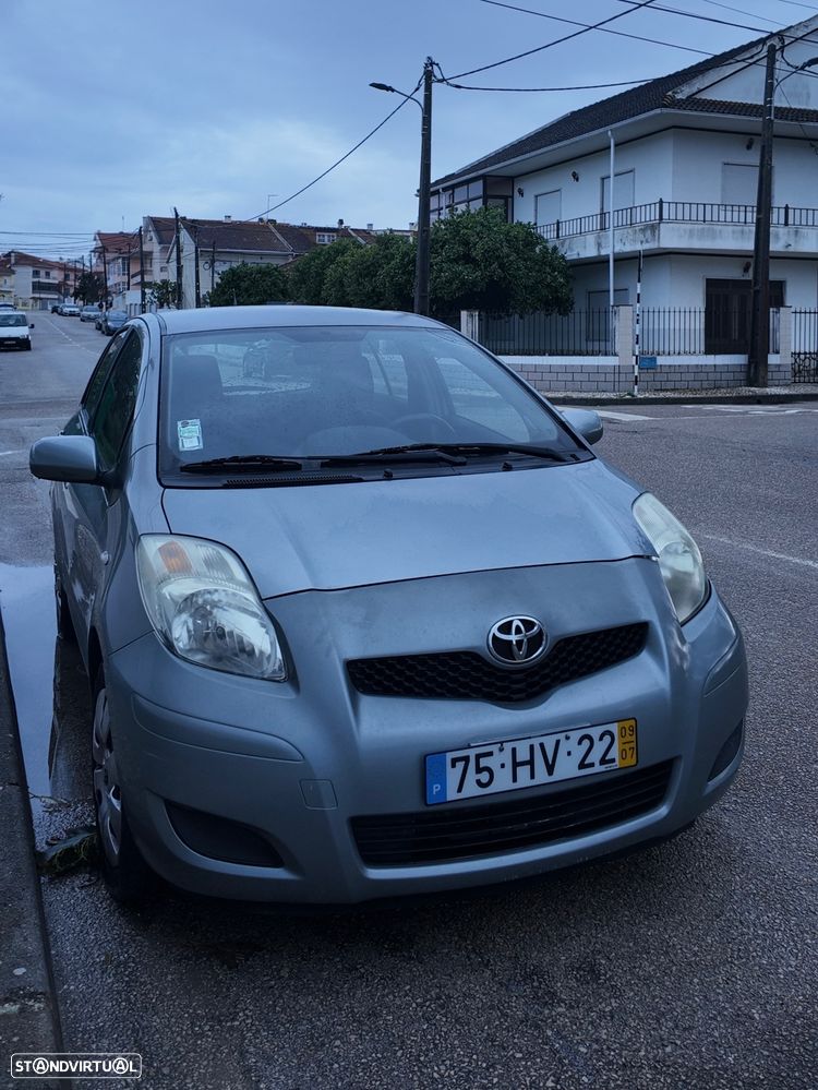 Toyota Yaris 1.0 VVT-i AC Manual - 1