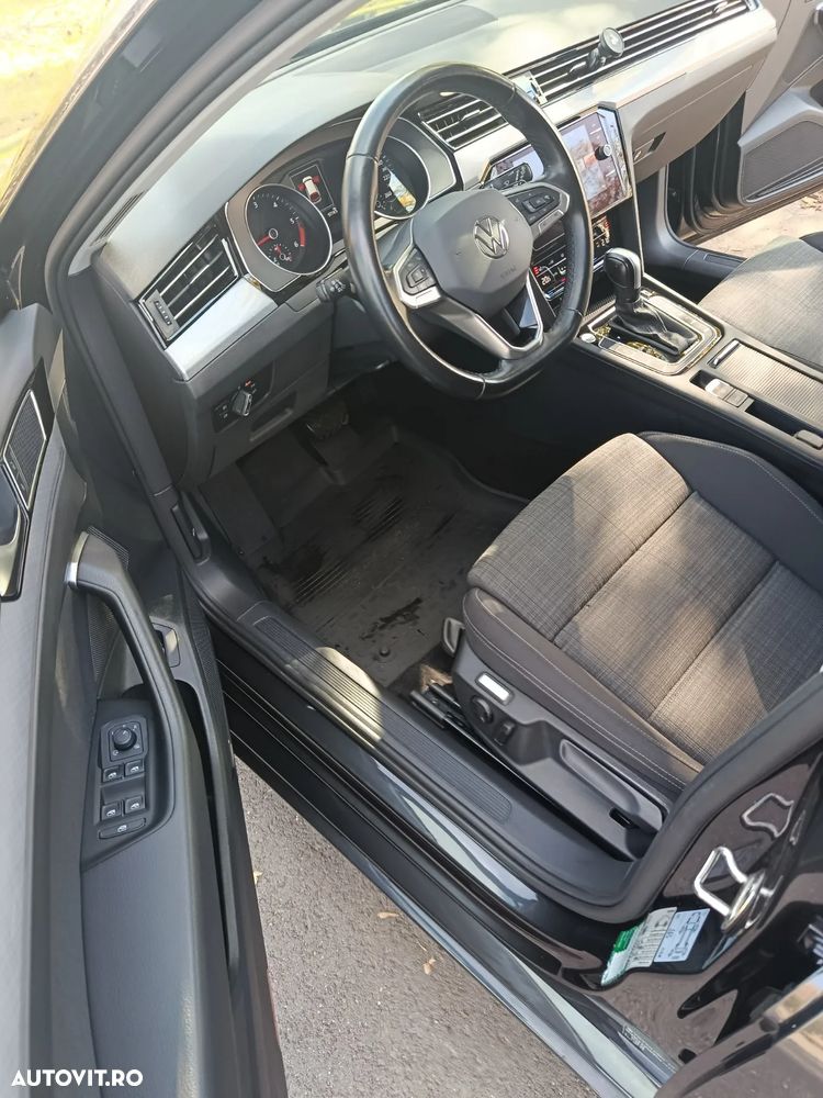 Volkswagen Passat Variant 2.0 TDI SCR DSG Elegance - 11