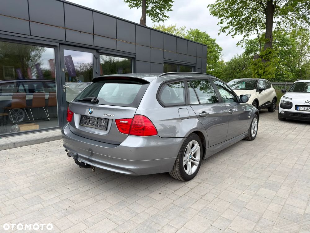 BMW Seria 3 318d - 17