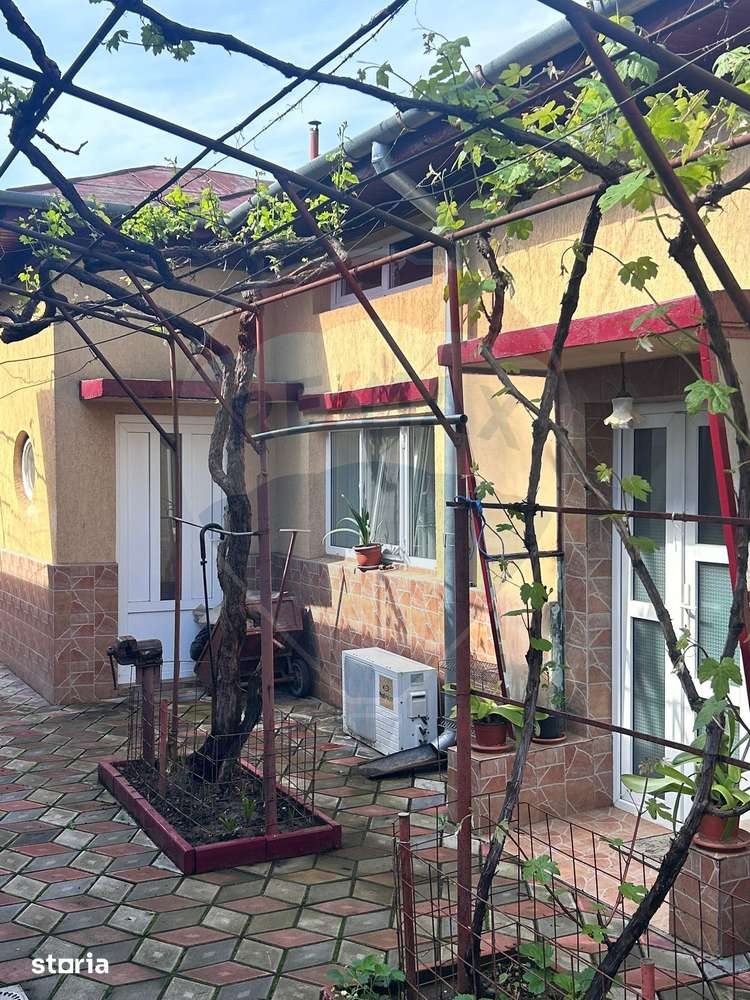 Casă / Vilă cu 4 camere de vânzare în zona Gheorghe Doja - Imagine principală: 2/17