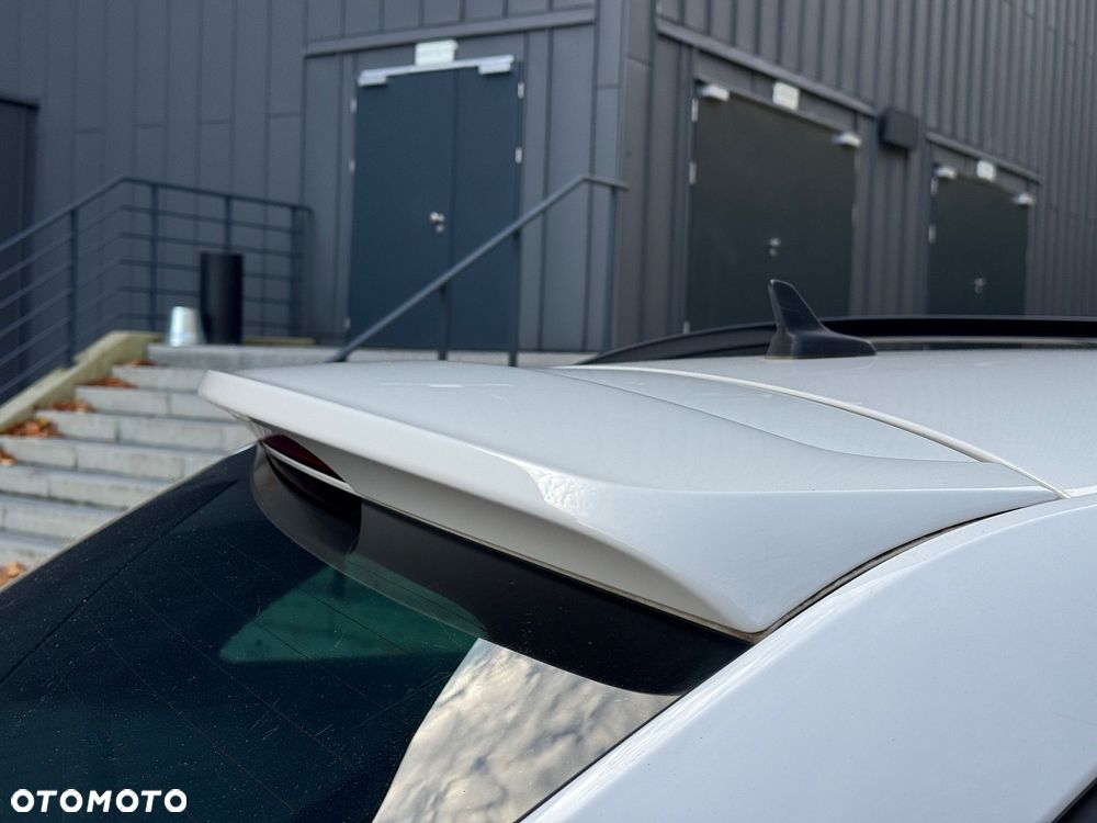 Skoda Octavia Combi 2.0 TDI RS - 19