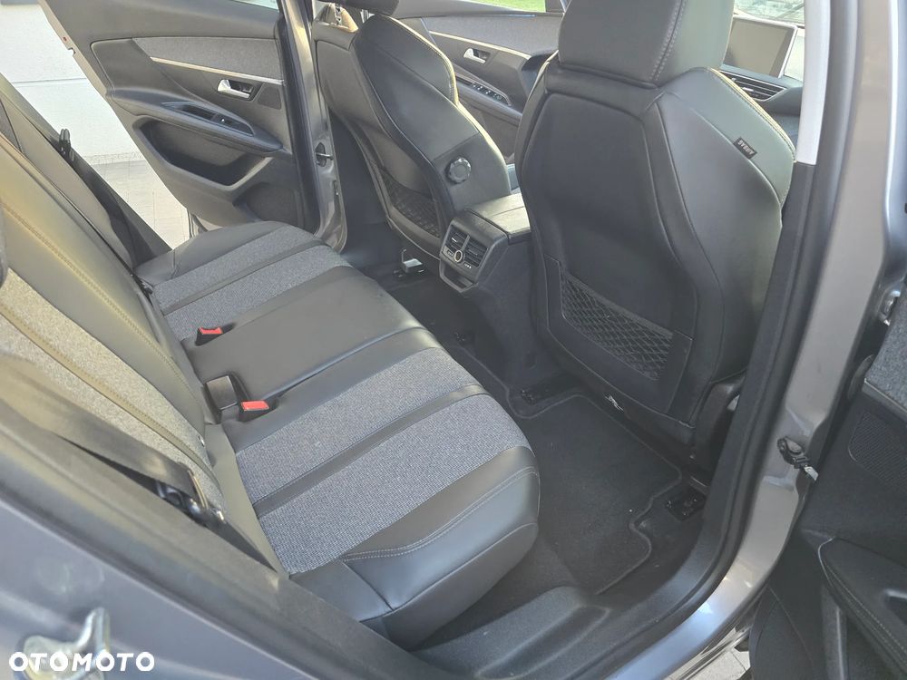 Peugeot 5008 - 16