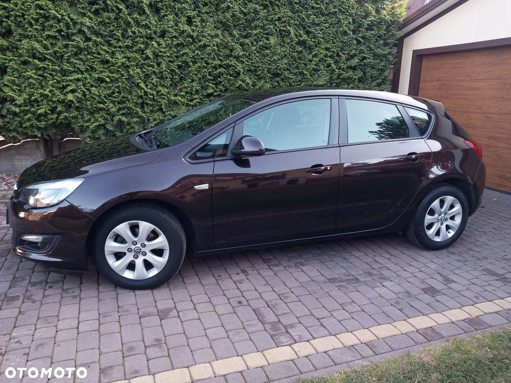 Opel Astra 2014 photo 2