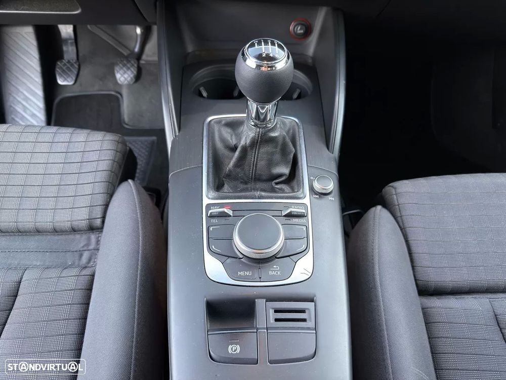 Audi A3 Limousine 1.6 TDI S-line - 18