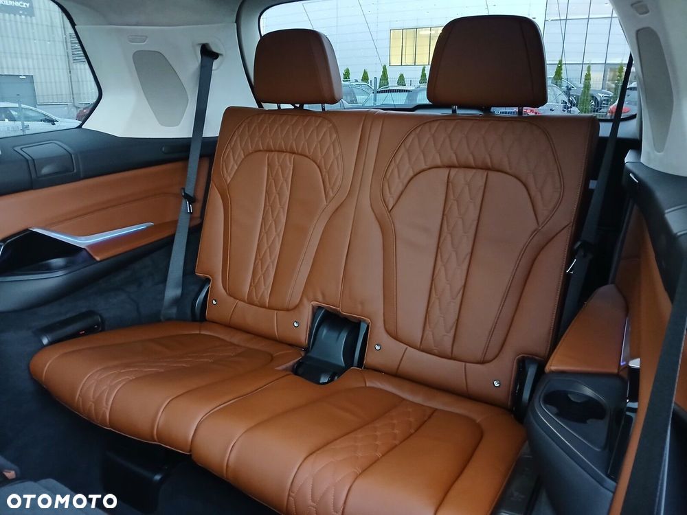 BMW X7 - 25