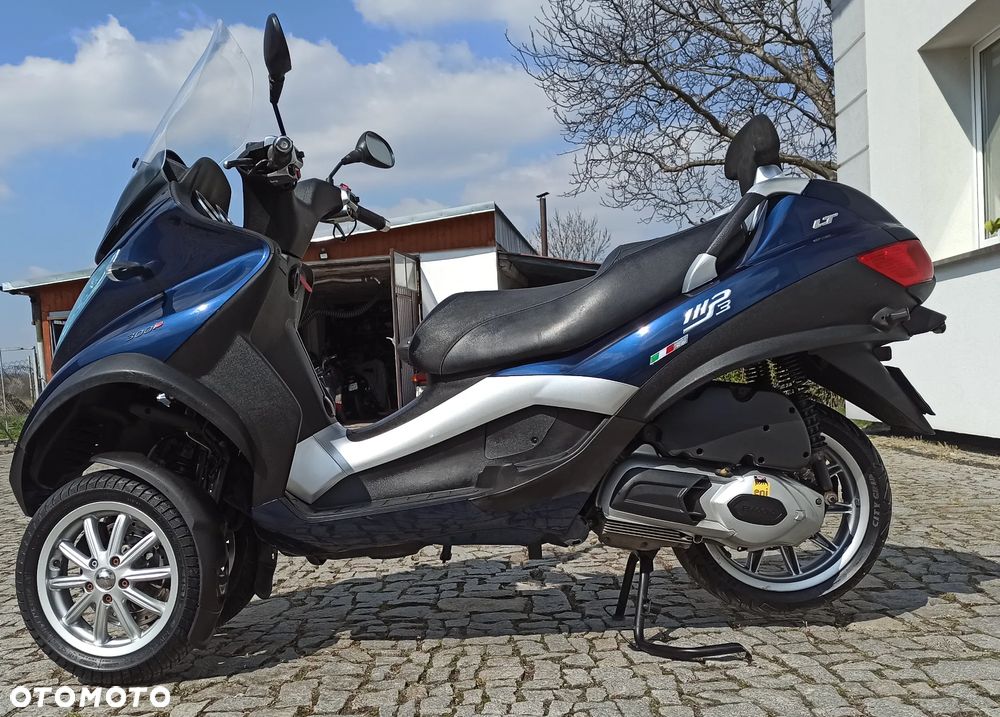 Piaggio MP-3 - 4