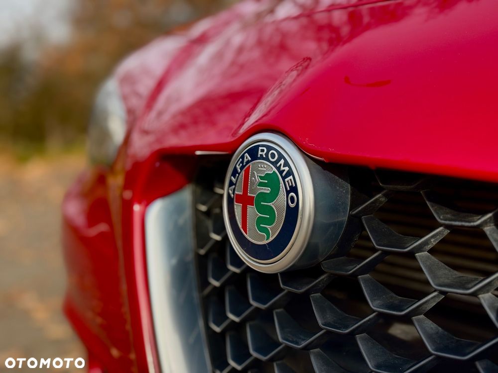 Alfa Romeo Giulia 2.0 Turbo 16V AT8-Q4 Ti - 14
