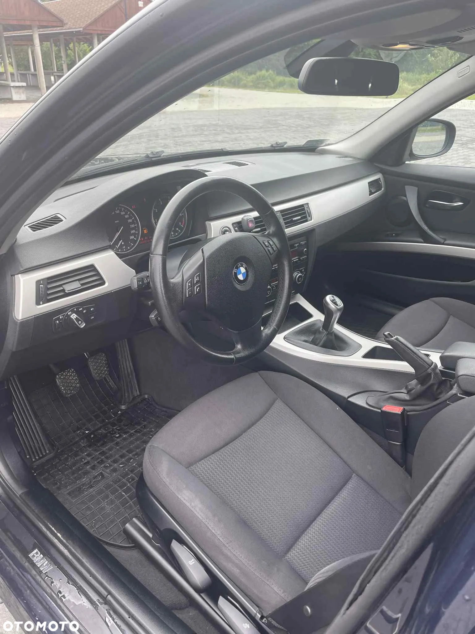 BMW Seria 3 318i - 11