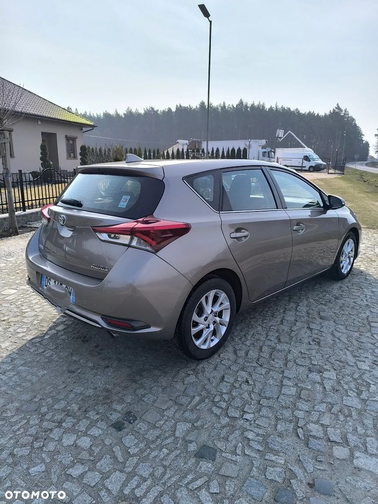 Toyota Auris 1.6 D-4D Design Edition - 4
