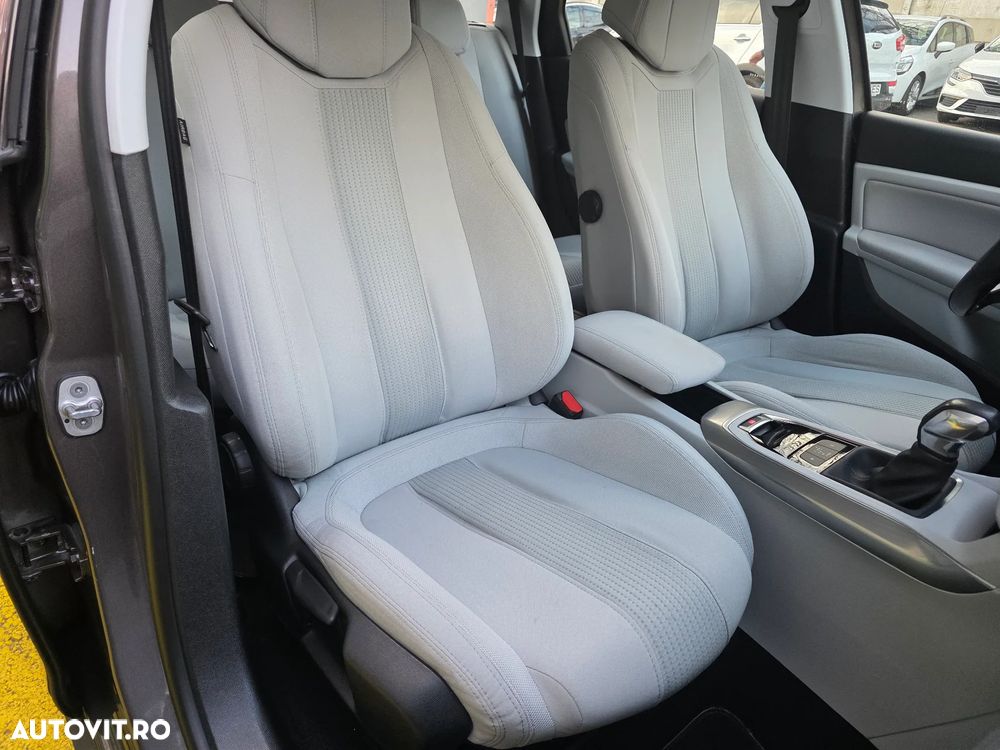 Peugeot 308 1.2 L PureTech Turbo S&S Allure Aut. - 13