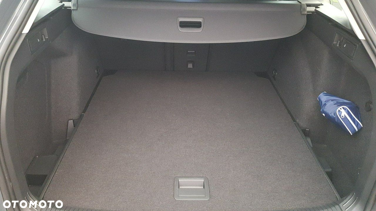 Volkswagen Golf - 22