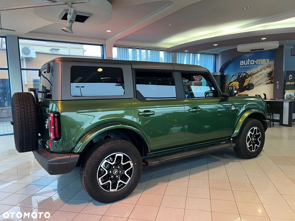Ford Bronco - 5