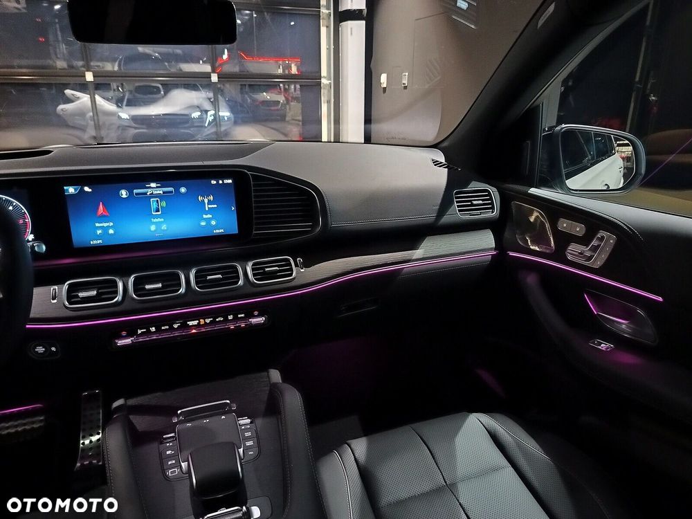 Mercedes-Benz GLS - 21