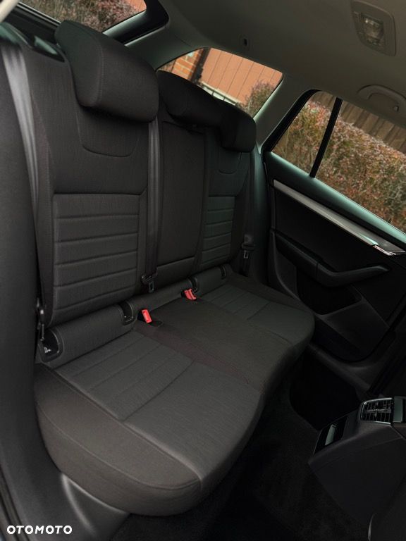 Skoda Octavia 2.0 TDI DSG Style - 30