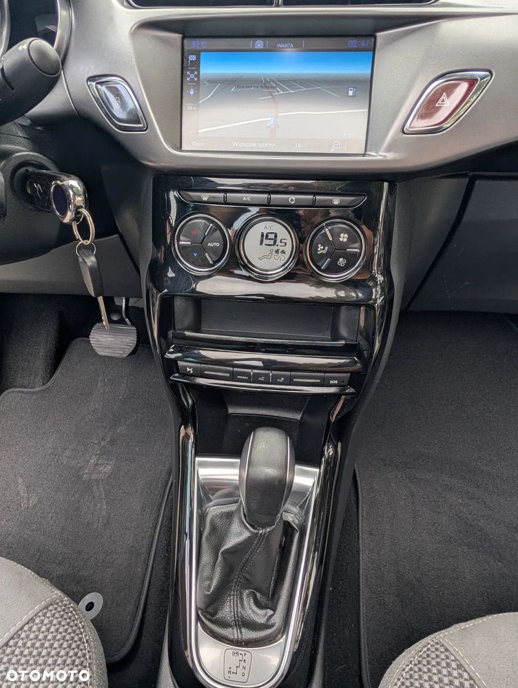 Citroën DS3 PureTech 110 Stop&Start EAT6 SportChic - 23