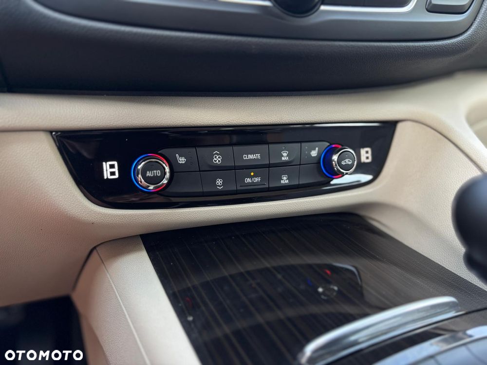 Opel Insignia - 24