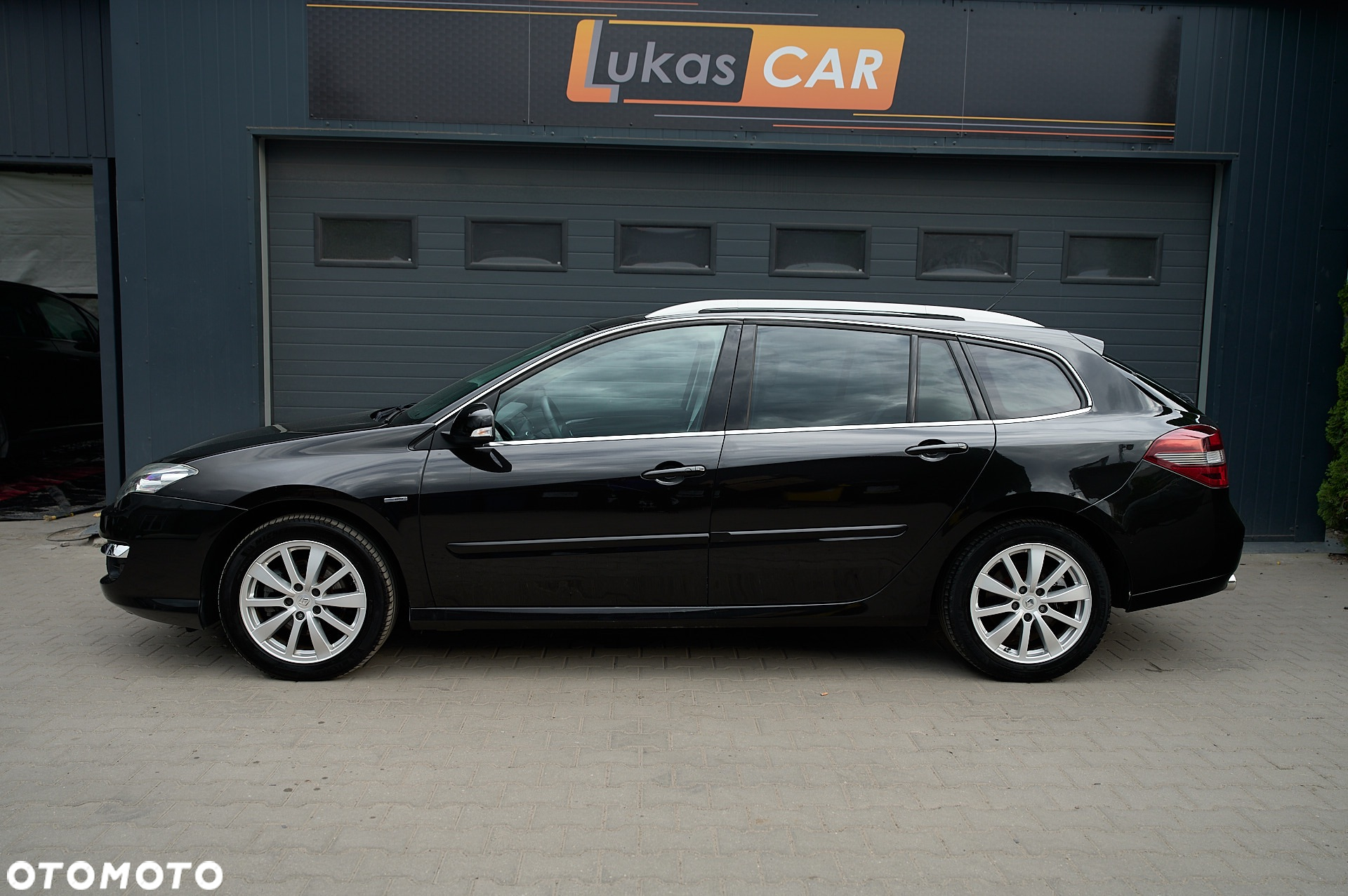 Renault Laguna Grandtour ENERGY dCi 130 FAP Start-Stop Bose Edition - 8