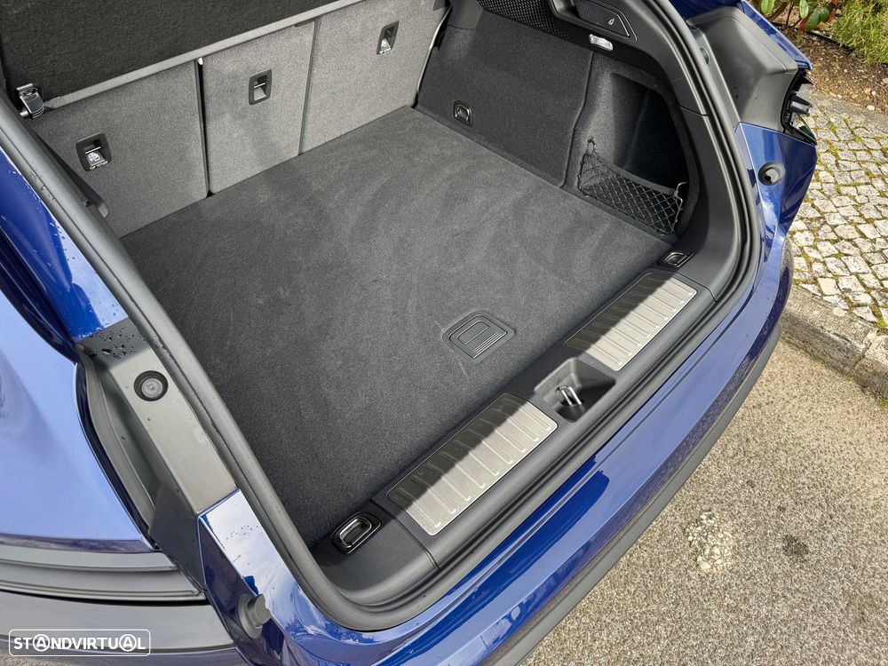 Porsche Macan Electric 4 - 14