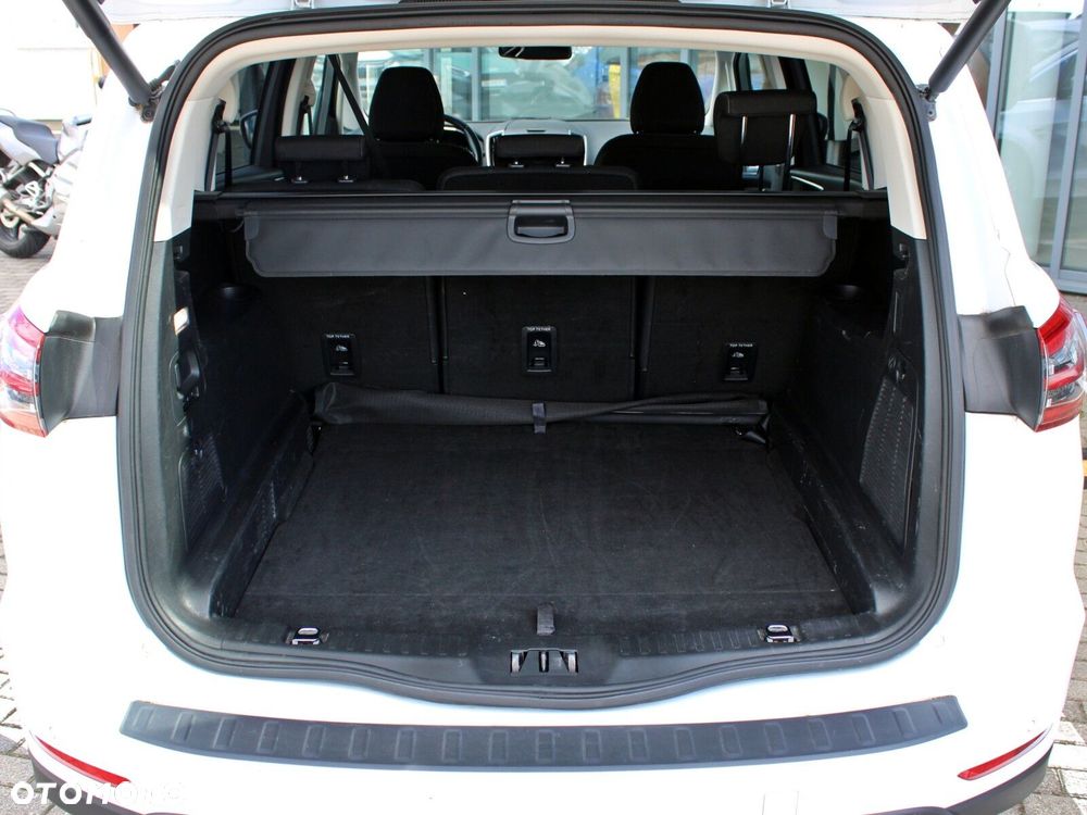 Ford S-Max - 8