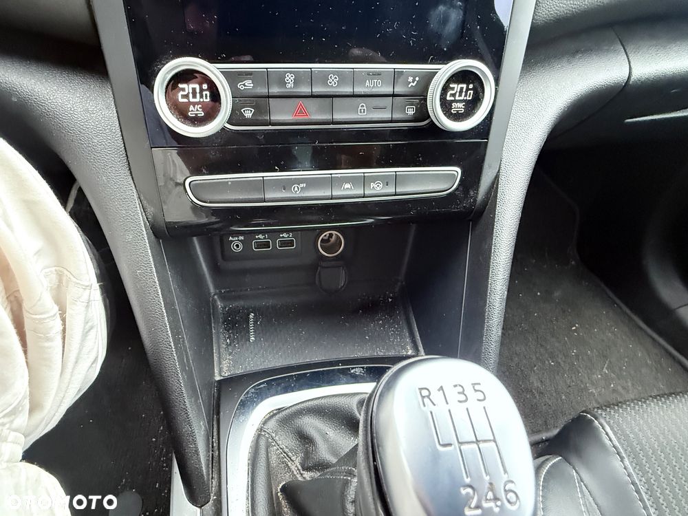 Renault Megane TCe 140 GPF TECHNO - 18