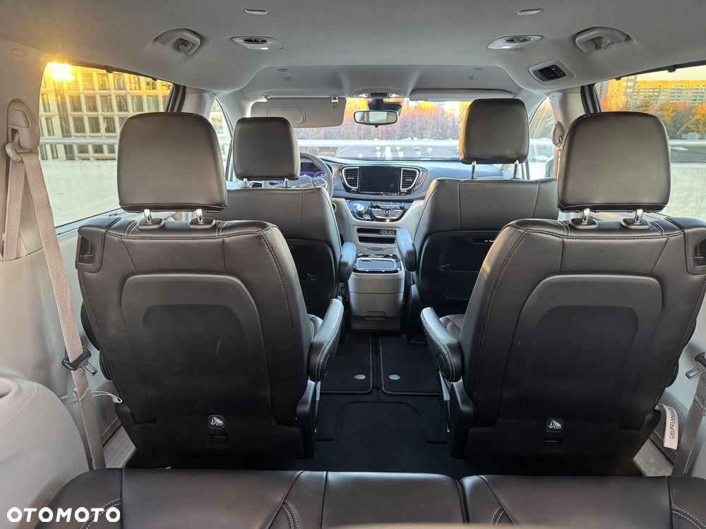 Chrysler Pacifica - 20