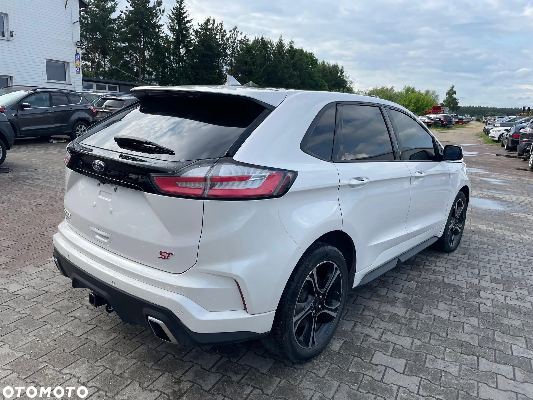 Ford Edge - 1