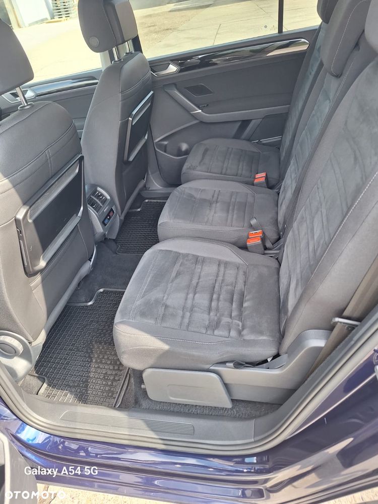 Volkswagen Touran - 19