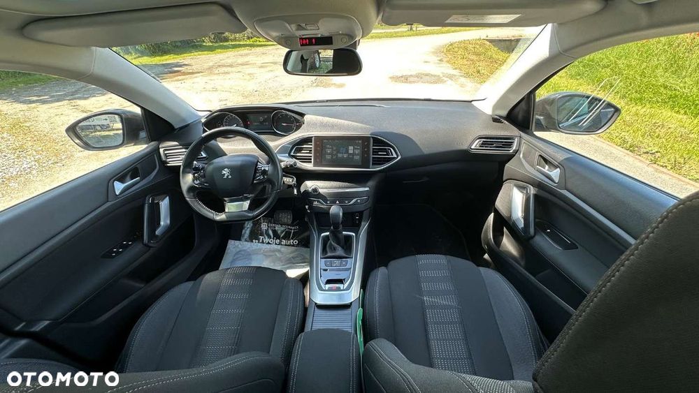 Peugeot 308 1.2 PureTech GPF Allure S&S EAT8 - 28