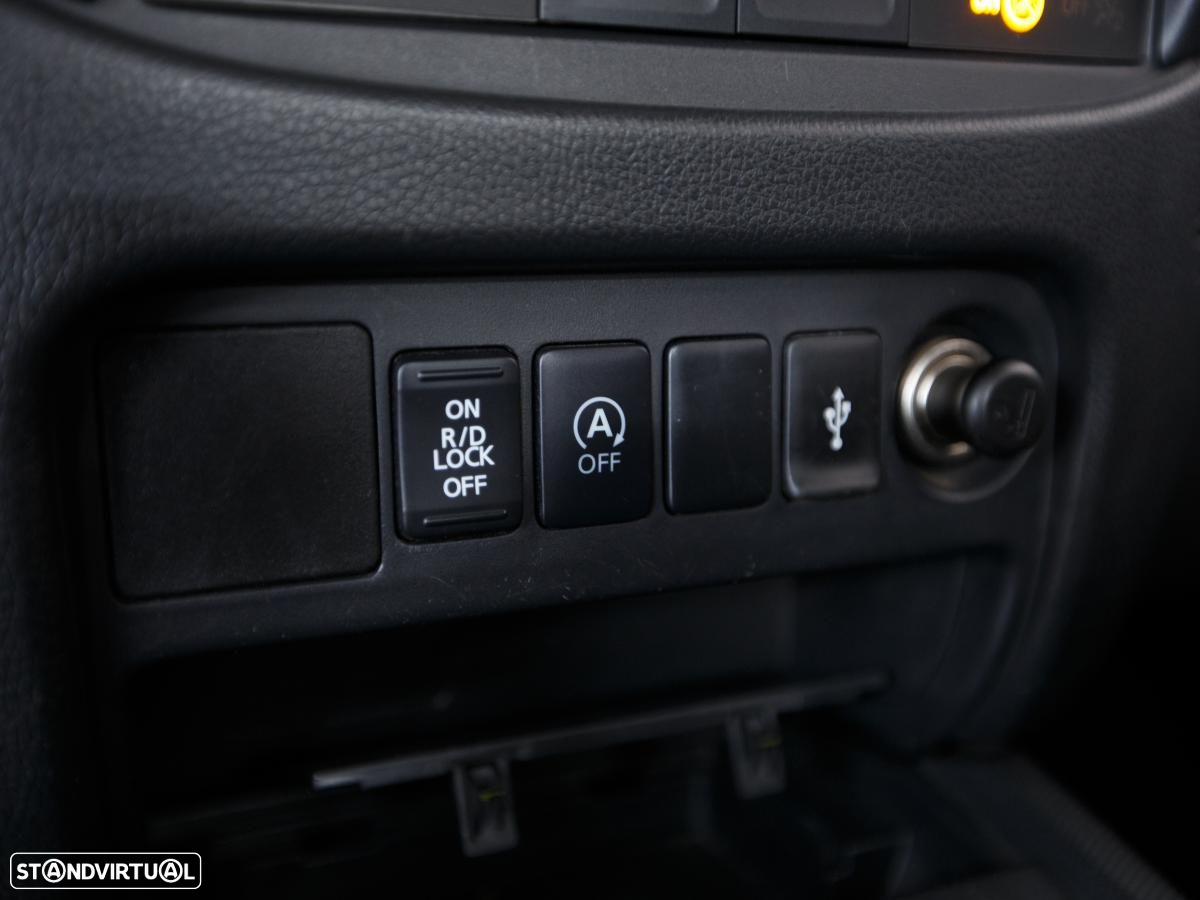 Mitsubishi L200 - 12