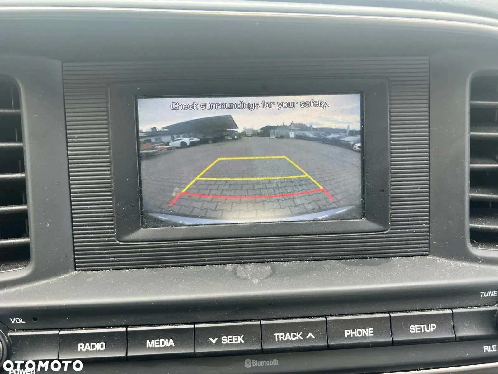 Hyundai Elantra - 11