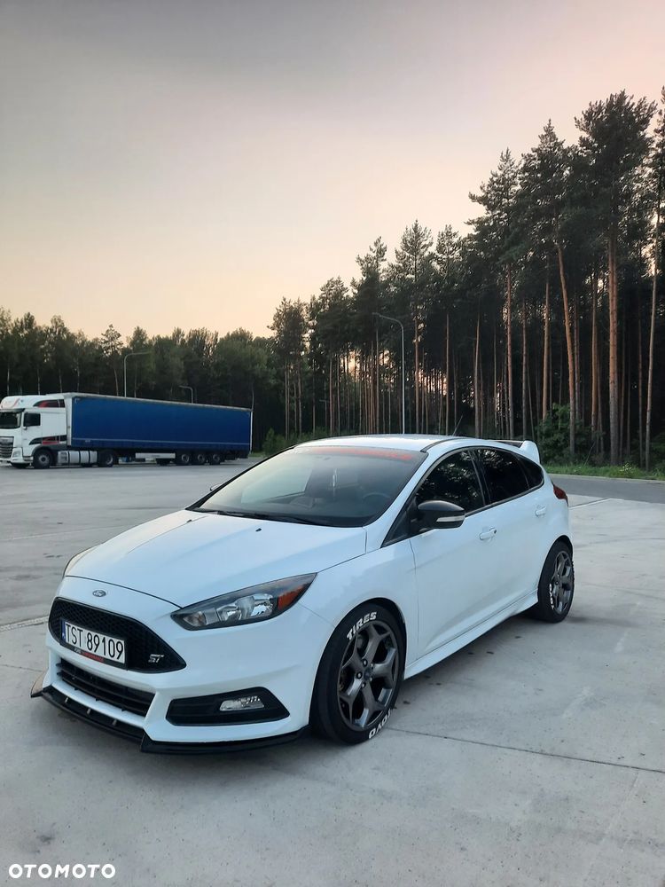 Ford Focus 2.0 EcoBoost ST - 2