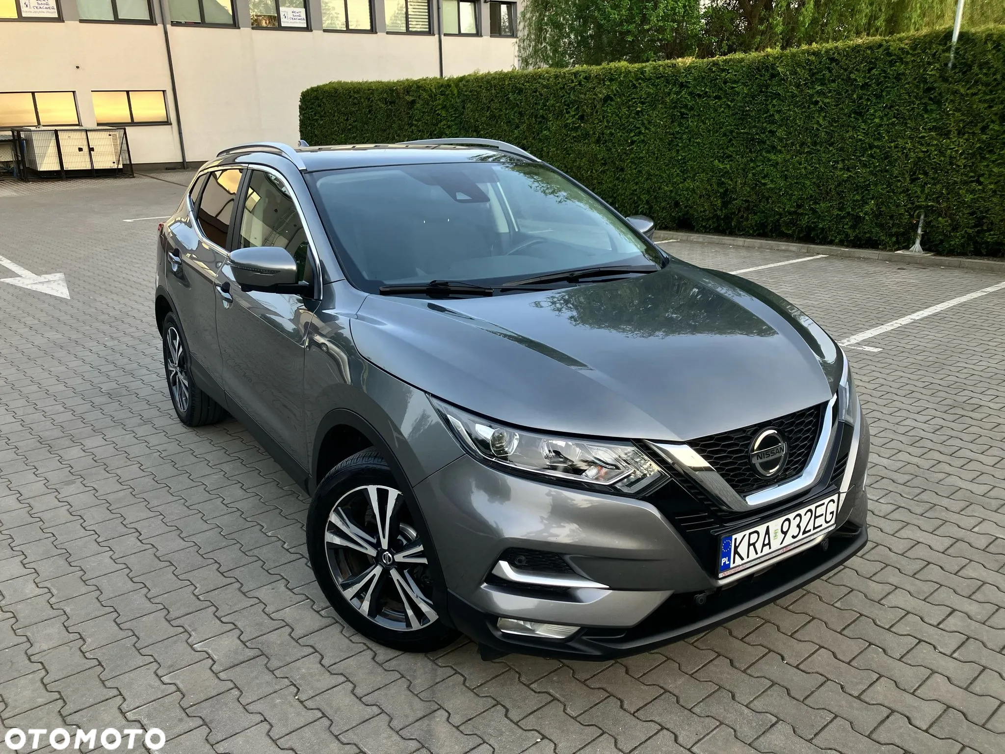 Nissan Qashqai 1.3 DIG-T N-Connecta - 28