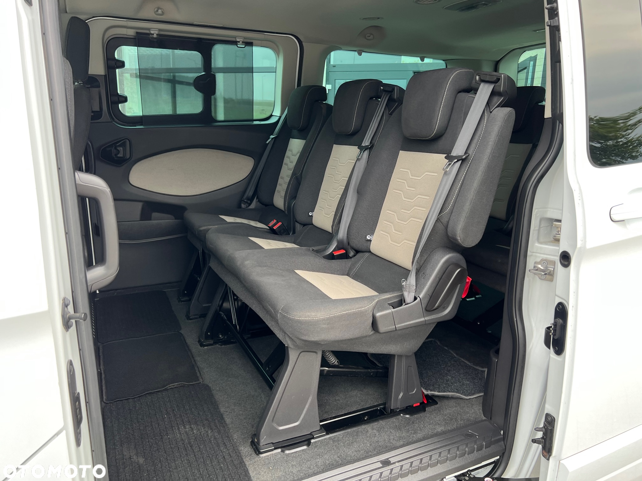 Ford Tourneo Custom - 21