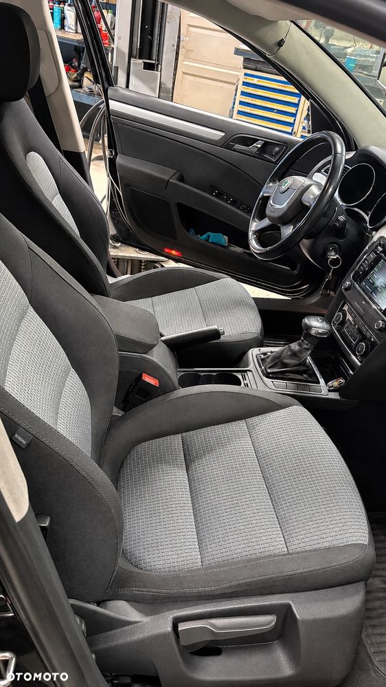 Skoda Superb 2.0 TDI Comfort DSG - 2