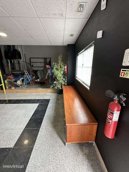 Pavilhao com 2 pisos ( ronda os 800m2) Esposende - Grande imagem: 2/9