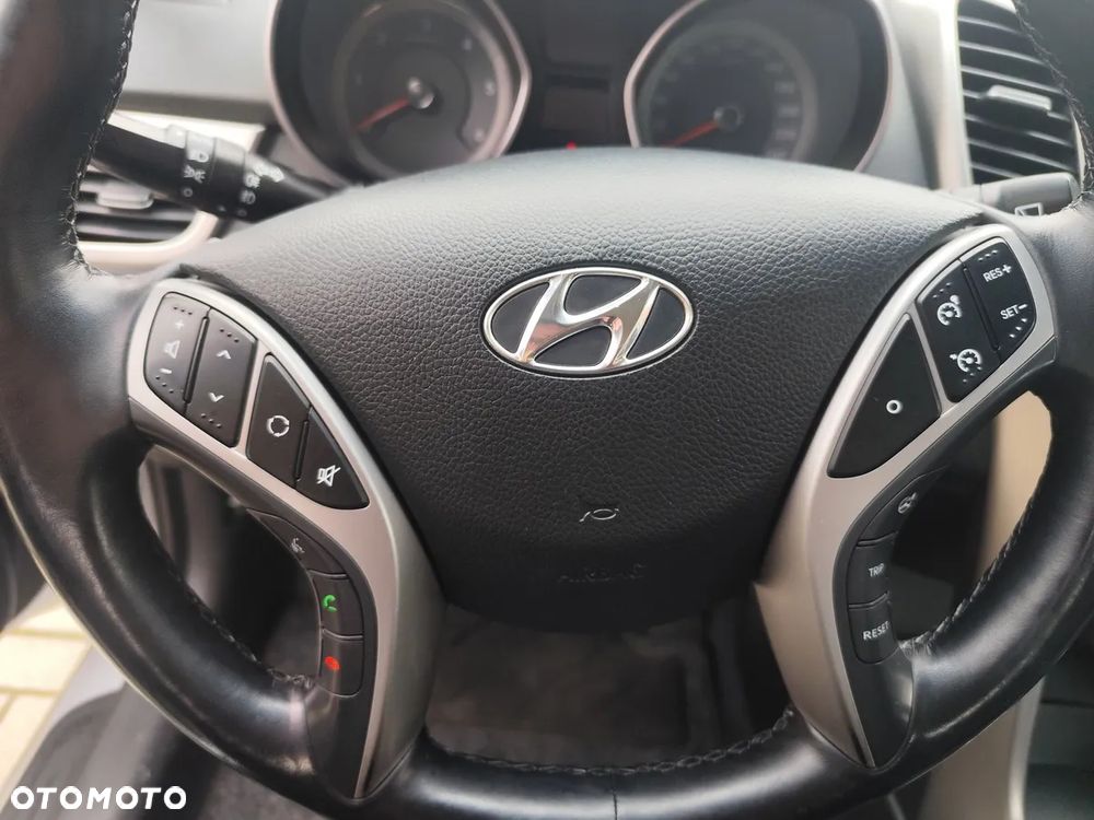 Hyundai i30 1.6 CRDi Automatik Trend - 13